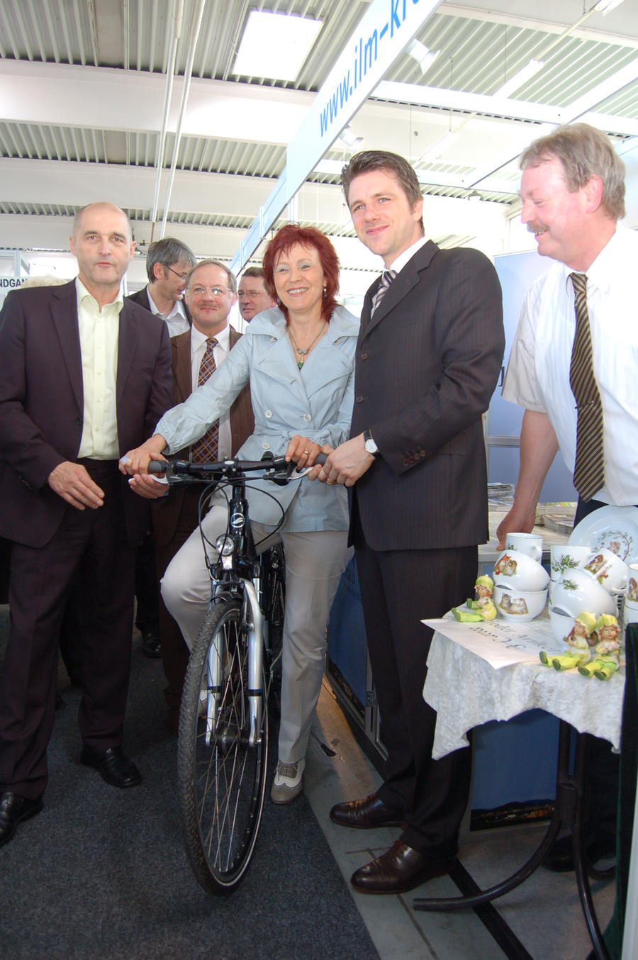 Oberb&uuml;rgermeister Britz auf dem Rad