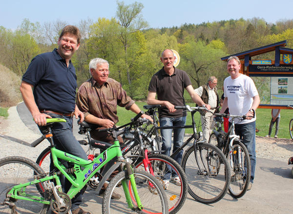K. Faulstich (Beigeordneter in Plaue), Angelrodas BM U. L&auml;mmer, Plaues BM J. Thamm & LR B. Kaufhold