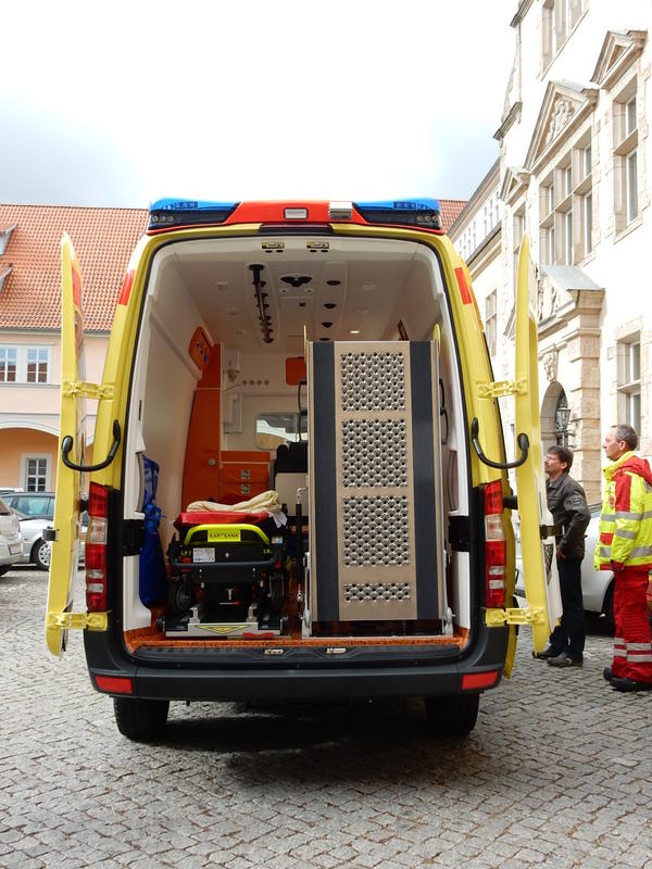 Bild vergr&ouml;&szlig;ern: Neuer Schwerlast-KTW im Ilm-Kreis