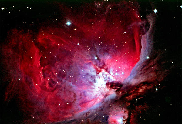 1.500 Lichtjahre entfernter gro&szlig;er Gas- und Staubnebel im Sternbild Orion