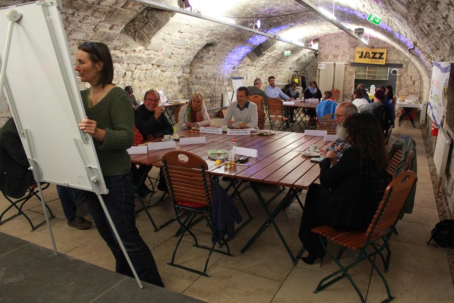 Raddialog im Prinzenhof mit Radfahrbeauftragte Katharina Cherubim und Landr&auml;tin Petra Enders.