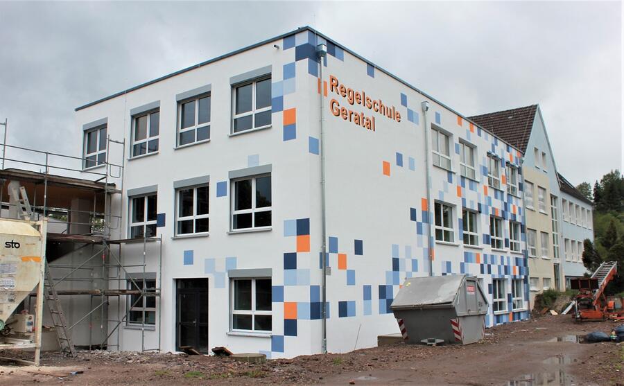 Sanierung der Regelschule Geratal mit Anbau