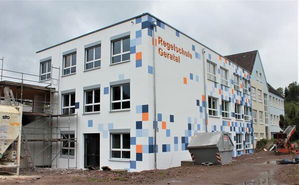 Bild vergr&ouml;&szlig;ern: Sanierung der Regelschule Geratal mit Anbau
