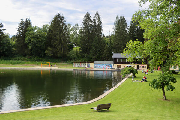 Bild vergr&ouml;&szlig;ern: Waldbad St&uuml;tzerbach