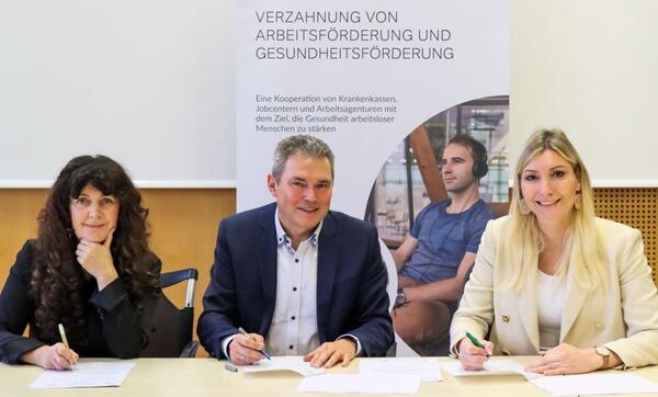 Bild vergr&ouml;&szlig;ern: Unterzeichnung Koopvereinbarung Jobcenter und Krankenkassen