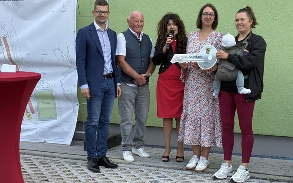Bild vergr&ouml;&szlig;ern: Einweihung Schulsporthalle St&uuml;tzerbach