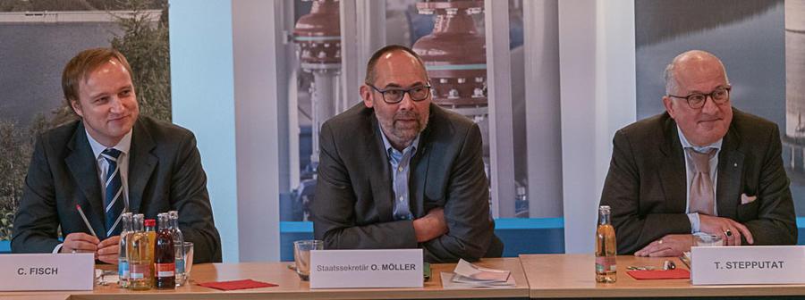 Prokurist Christian Fisch, Verwaltungsratsvorsitzender Olaf M&ouml;ller und Gesch&auml;ftsf&uuml;hrer Thomas Stepputat